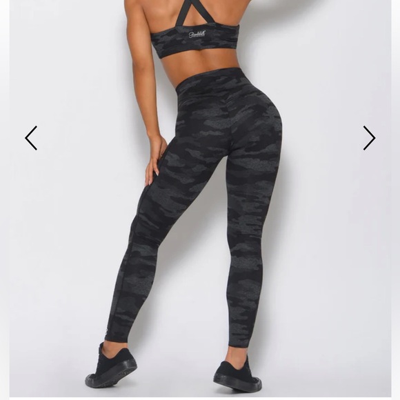 Bombshell Camouflage Leggings - Picture 2 of 4